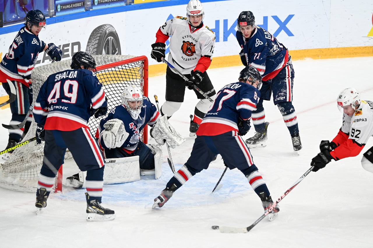 «Кузнецкие Медведи» проиграли «Реактору» в Нижнекамске