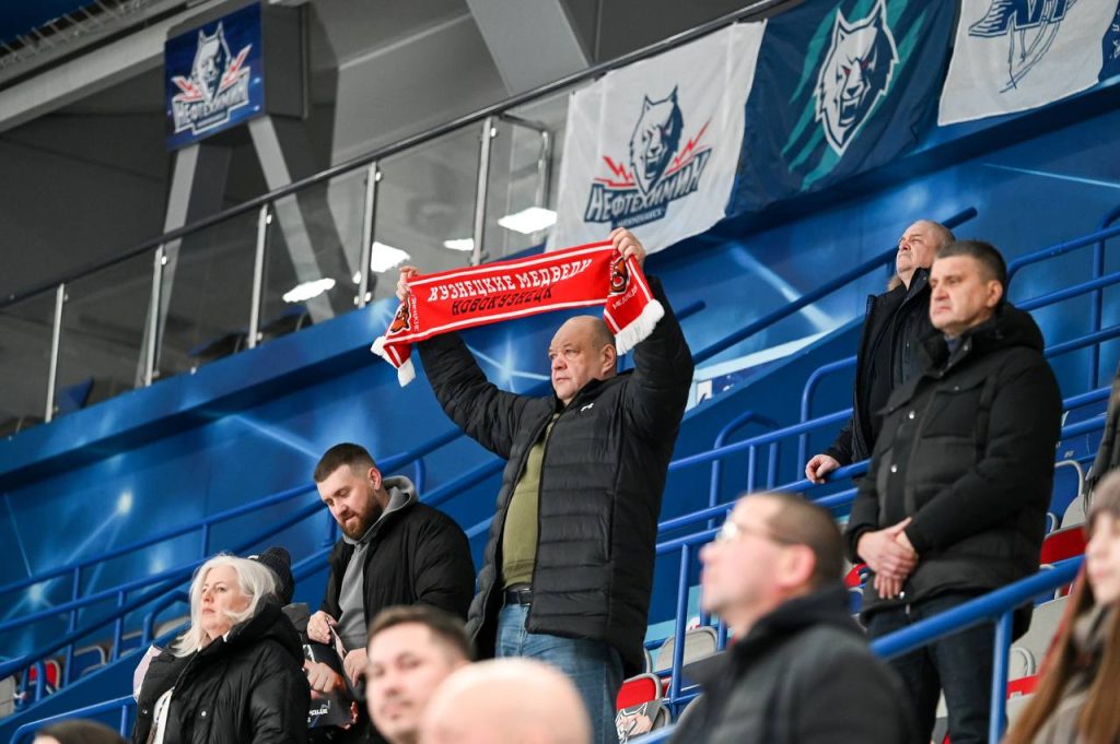 «Кузнецкие Медведи» проиграли «Реактору» в Нижнекамске