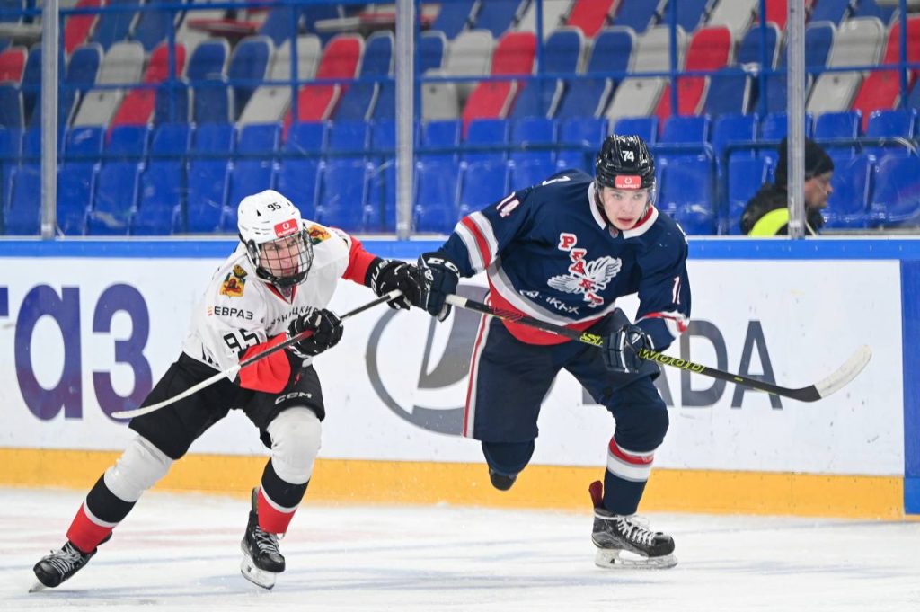 «Кузнецкие Медведи» проиграли «Реактору» в Нижнекамске