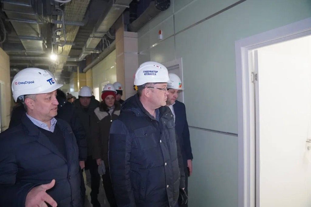 Илья Середюк проверил ход строительства поликлиники №5 в Новокузнецке