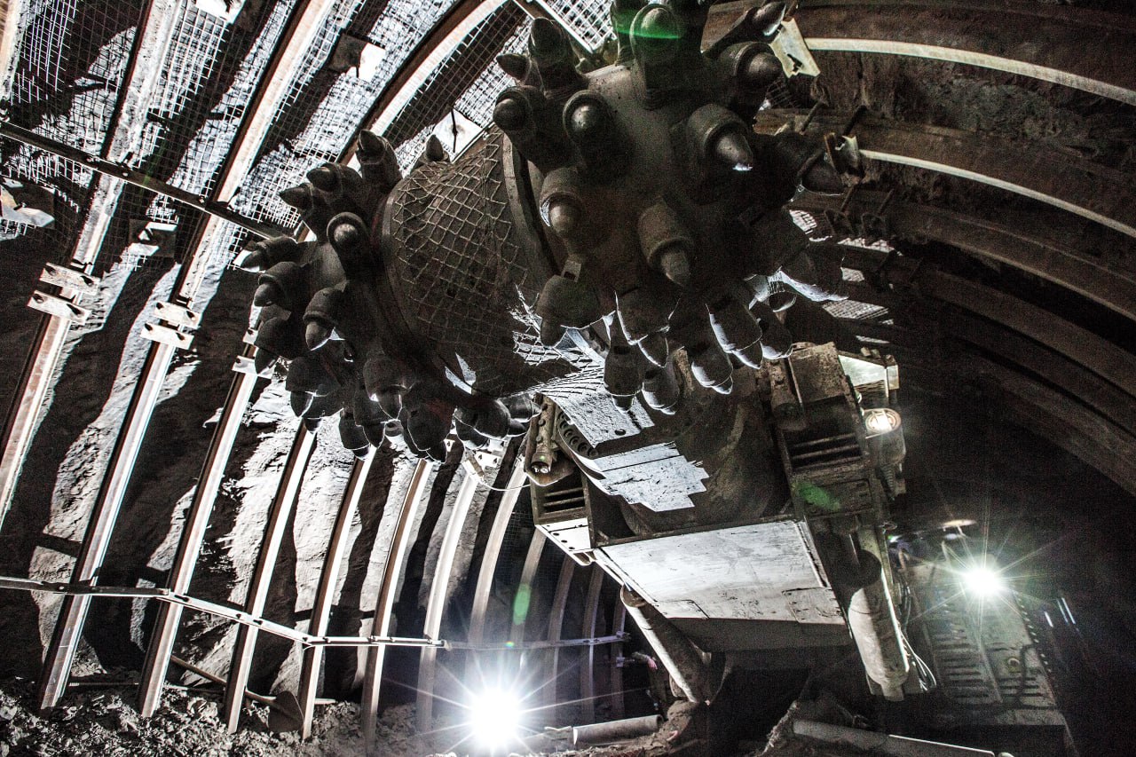 Бригада Александра Беркуты первой в СУЭК-Кузбасс прошла четыре километра выработок