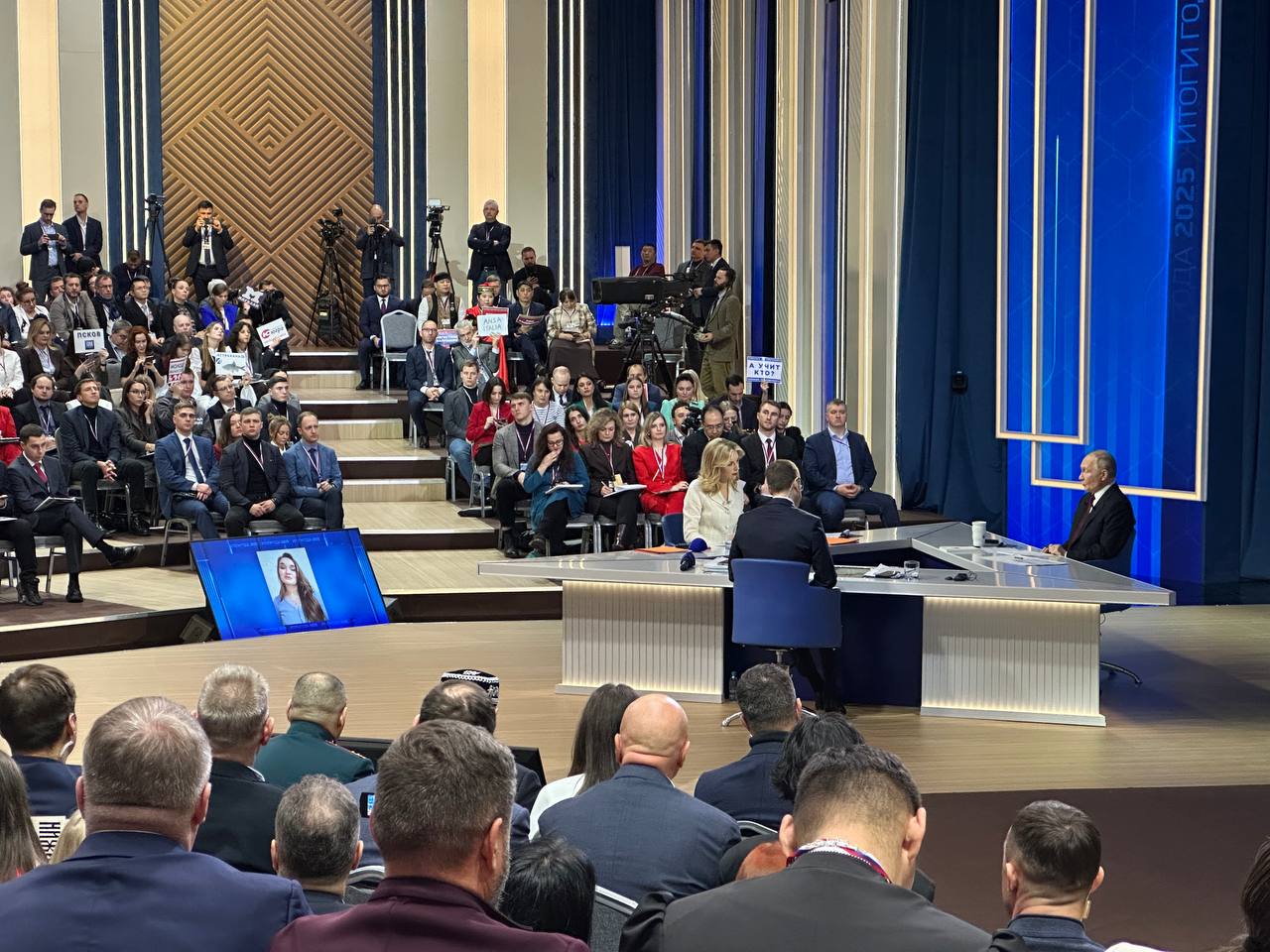 «Идея задать вопрос президенту возникла спонтанно»: кемеровская студентка рассказала, почему решила послать видеосообщение Владимиру Путину