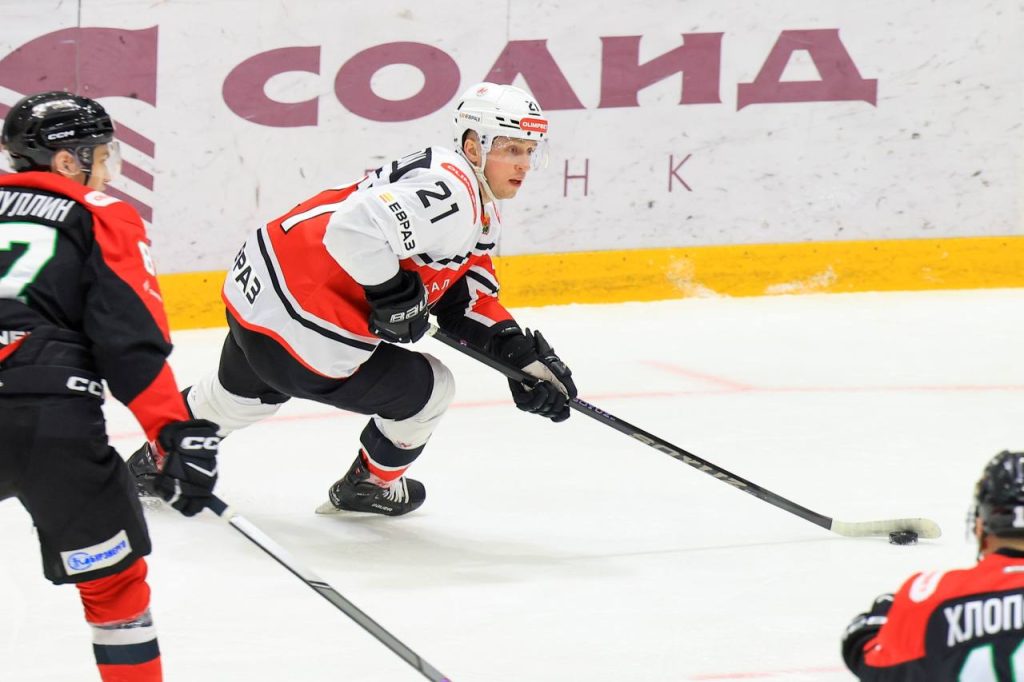 Новокузнецкий «Металлург» проиграл на выезде «Нефтянику»