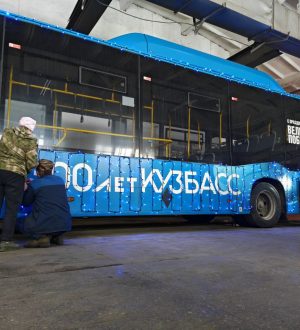 В Кемерове готовят к выпуску на линию «новогодние» автобусы