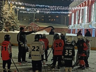 В Кемерове появилась еще одна хоккейная коробка