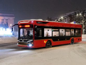 Водители кемеровских троллейбусов записали новогодние поздравления