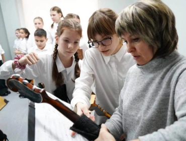 В Совете Федерации призвали учить детей безопасному использованию технологий