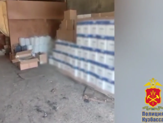 В Гурьевске осудили участников ОПГ за незаконное производство и торговлю алкоголем