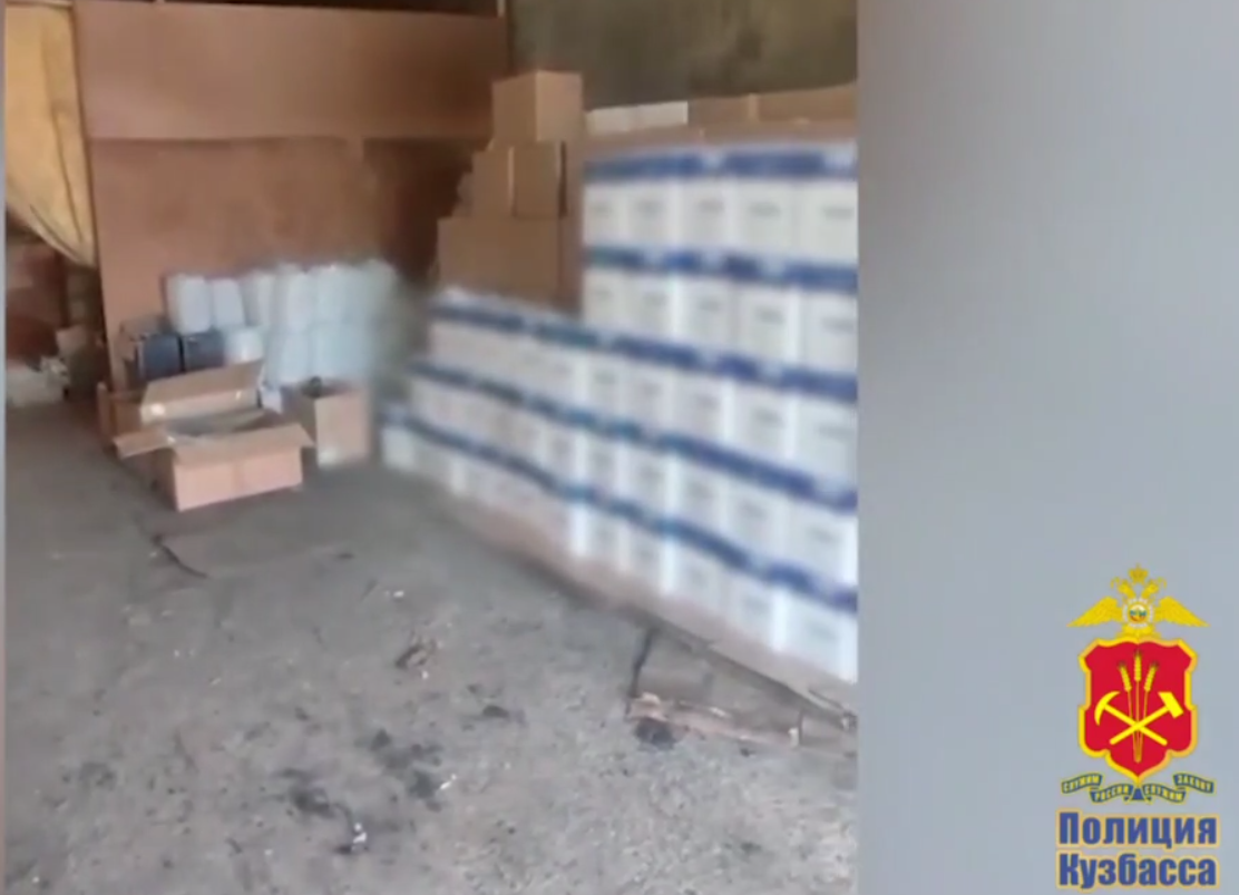 В Гурьевске осудили участников ОПГ за незаконное производство и торговлю алкоголем