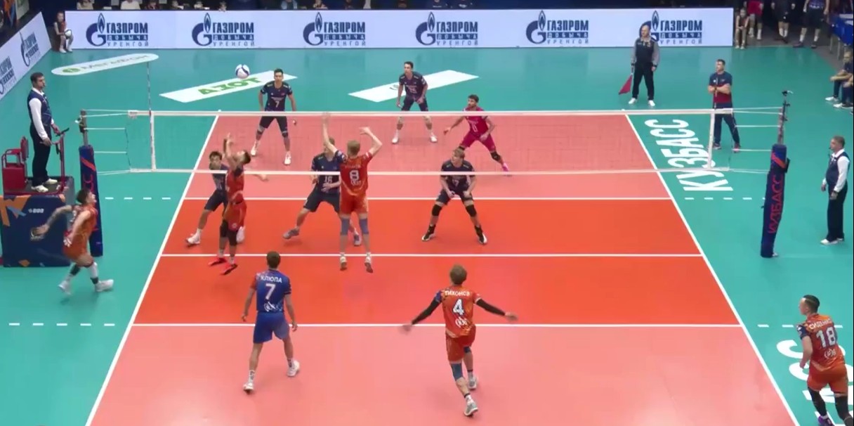 Волейбольный «Кузбасс» на своей площадке не смог «потушить» «Факел Ямал»