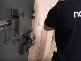 Ограбившего пенсионерку в Кемерове рецидивиста упекли на 3 года в колонию