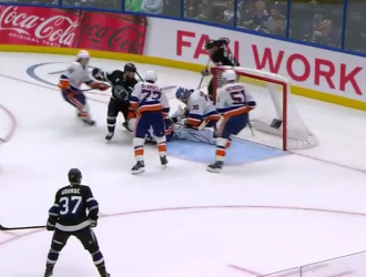 Кузбасская «стена»: Илья Сорокин признан первой звездой недели в НХЛ