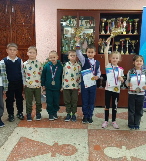 Кемеровчане стали победителями первенства Кузбасса по шахматам среди мальчиков и девочек