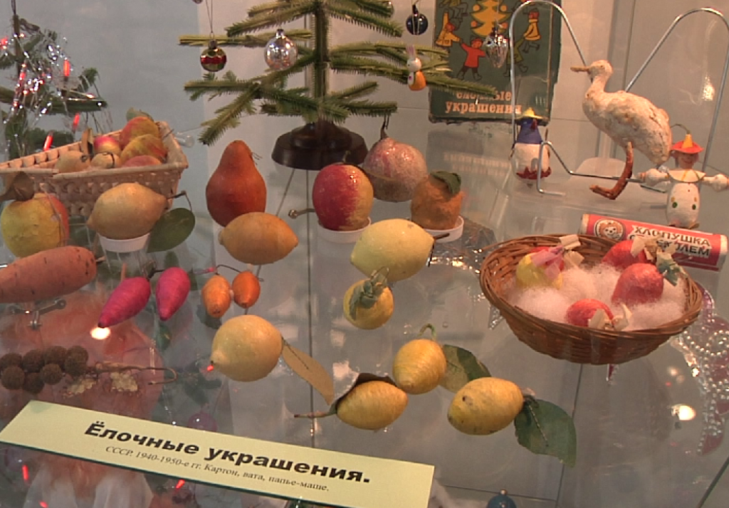 В Новокузнецке представили выставку советской новогодней игрушки из частной коллекции