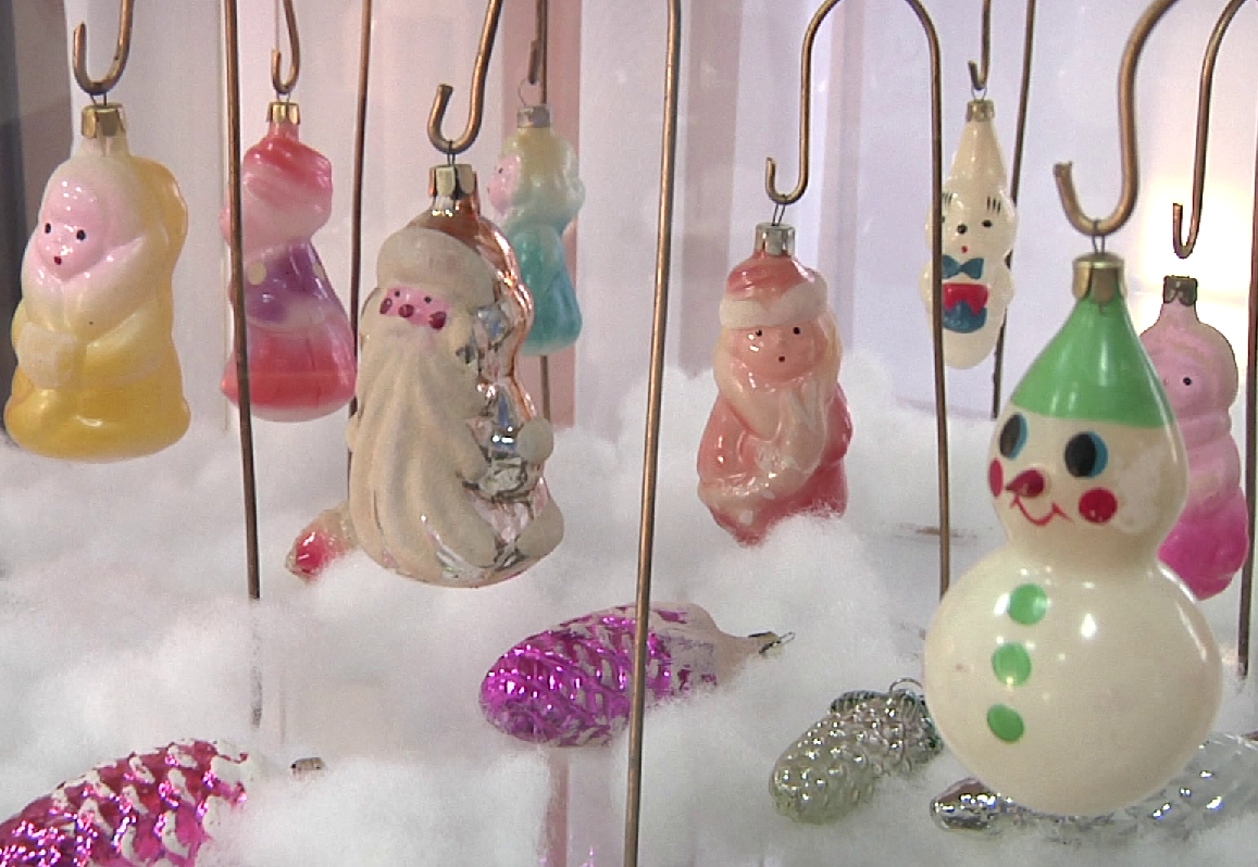 В Новокузнецке представили выставку советской новогодней игрушки из частной коллекции