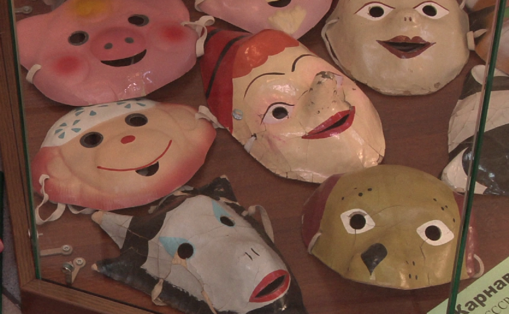 В Новокузнецке представили выставку советской новогодней игрушки из частной коллекции