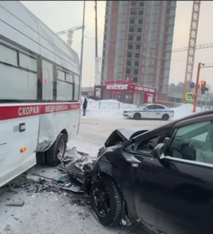 В Кемерове в ДТП со скорой погиб человек  