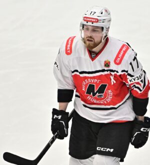 Шайбу капитана «Металлурга» признали одной из красивейших в ВХЛ в декабре