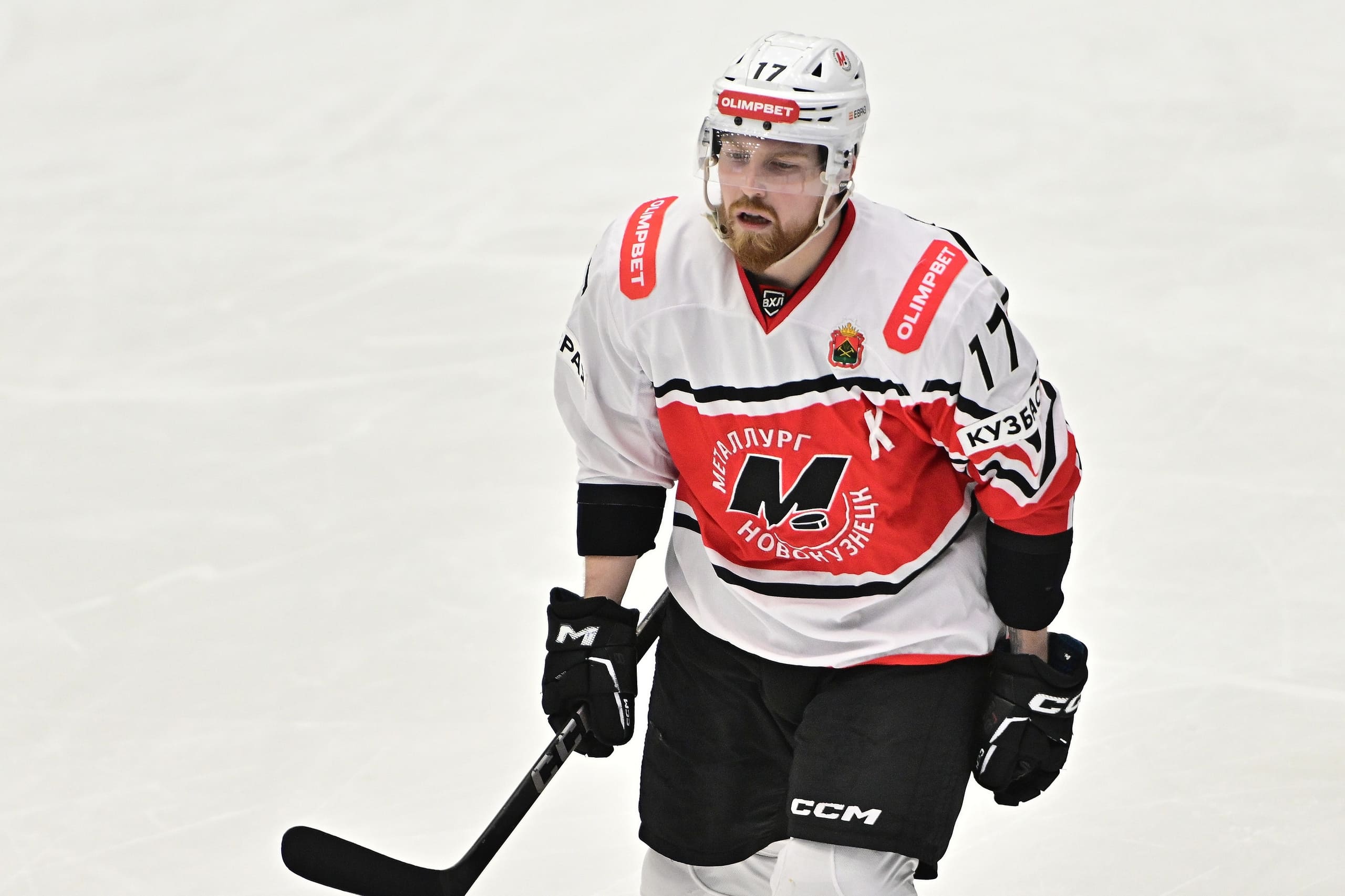 Шайбу нападающего «Металлурга» признали одной из красивейших в ВХЛ в декабре