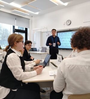 Больше 100 педагогов в Кузбассе трудоустроились по программе «Земский учитель»