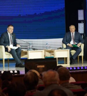 Илья Середюк обсудил с жителями и новым мэром Осинников самые острые вопросы