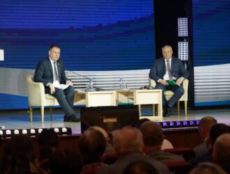 Илья Середюк обсудил с жителями и новым мэром Осинников самые острые вопросы