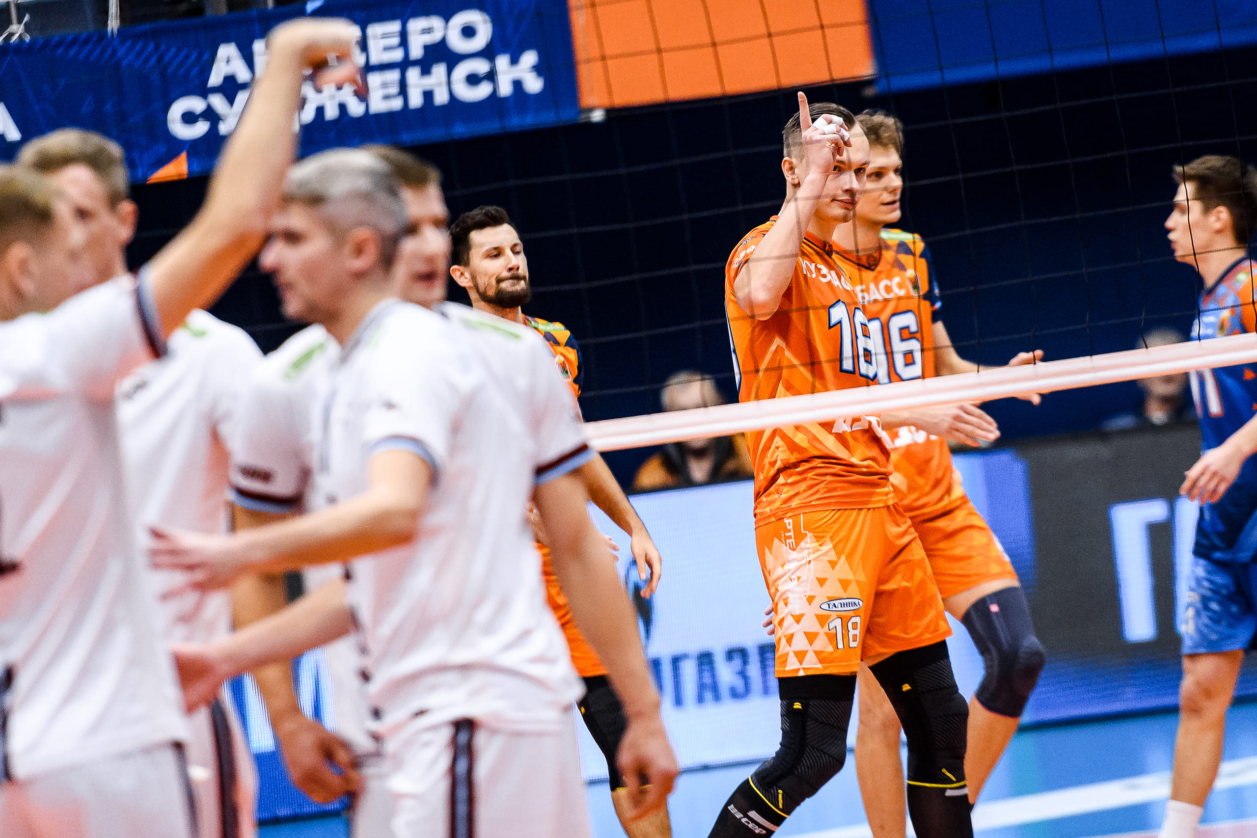 Волейбольный «Кузбасс» сегодня встретится с «Горьким» в Нижнем Новгороде