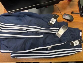 В Кузбассе у коммерсанта конфисковали одежду за подделку известного бренда