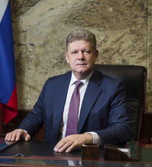 Полпред СФО Анатолий Серышев поздравил ученых с Днем российской науки