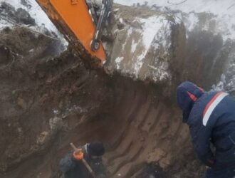 В поселке Анжеро-Судженска аварийные бригады устраняют порывы на сетях