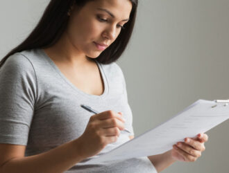 В Госдуме предложили разрешить уходить в декрет с момента постановки на учет