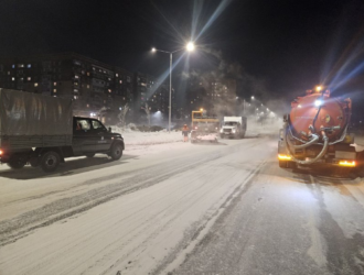 В Кемерове специалисты взялись за ремонт поврежденного трубопровода на Комсомольском