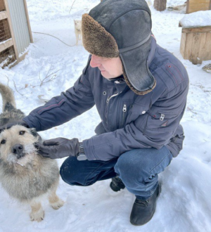 Металлурги перед морозами поддержали приют для животных «Шанс на жизнь» 