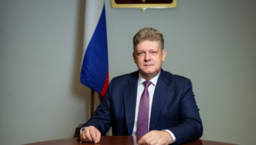 Полпред президента России в СФО Анатолий Серышев поздравил учащихся с Днем российского студенчества