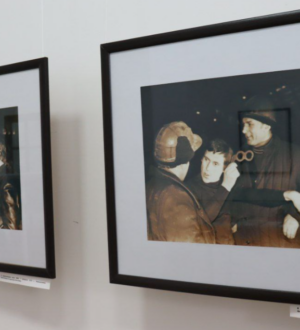 В Новокузнецке к 88-летию со дня рождения Высоцкого открылась выставка фотографий Владимира Богачева