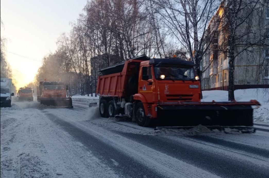 В Кемерове усилили работу по очистке города от снега