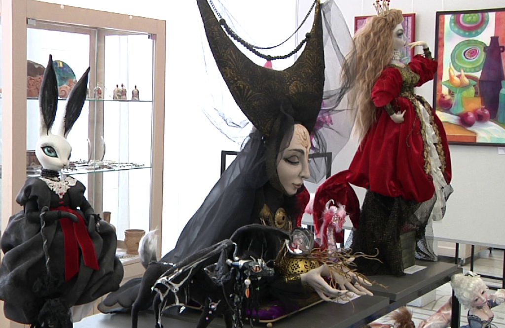 В Новокузнецке открылась традиционная выставка работ мастеров декоративно-прикладного искусства