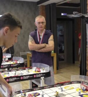 Федерация настольного хоккея Новокузнецка наступление Нового года отметила открытым чемпионатом Кузбасса