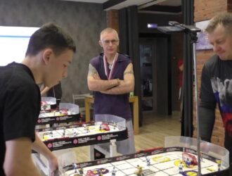 Федерация настольного хоккея Новокузнецка наступление Нового года отметила открытым чемпионатом Кузбасса