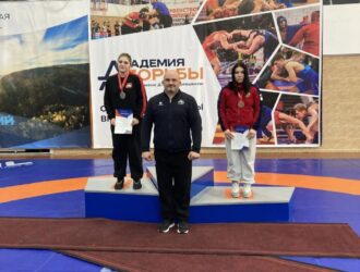 Больше 10 медалей завоевали кузбасские борцы на первенстве Сибири