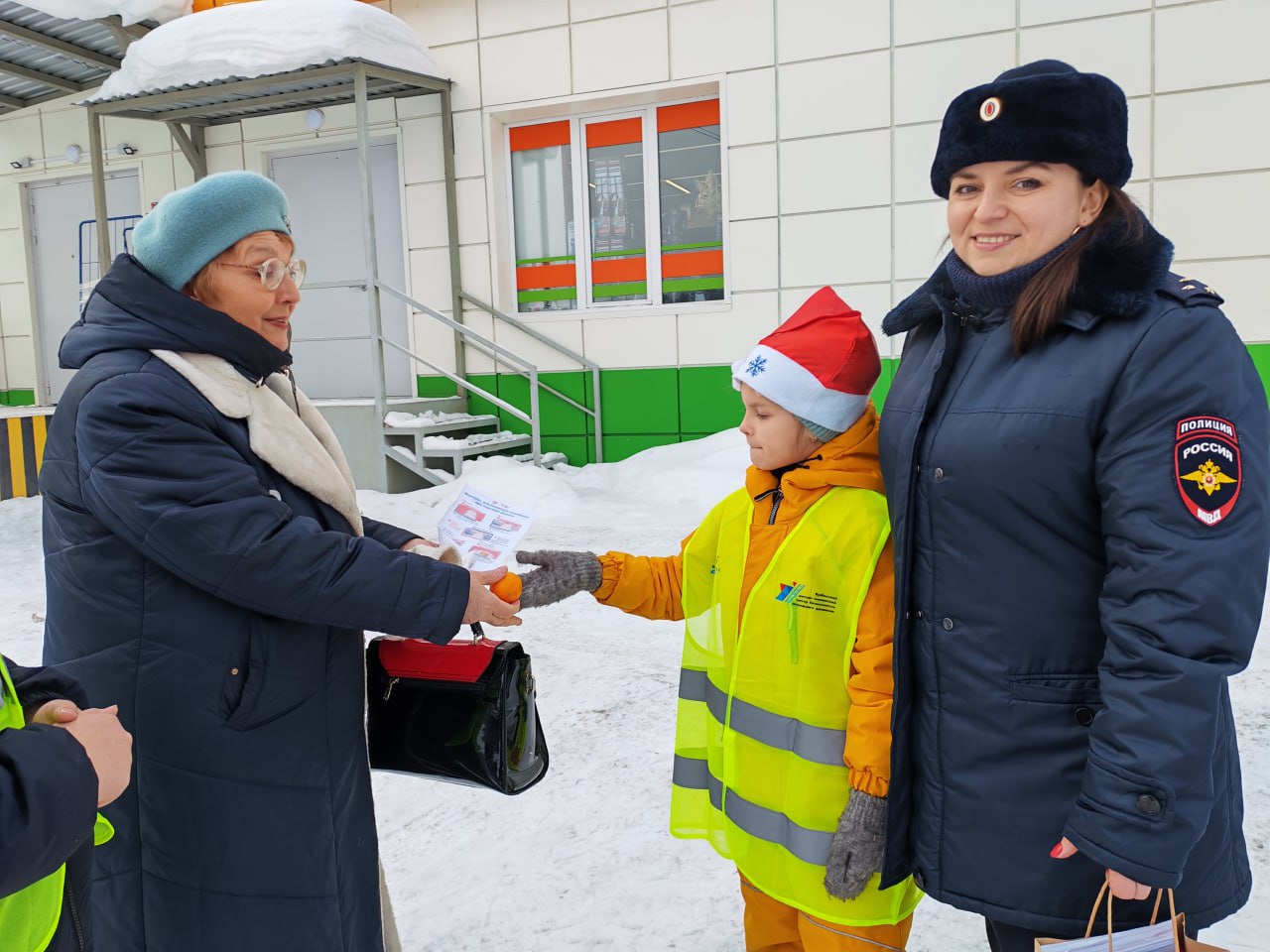 Кузбасские госавтоинспекторы провели «мандариновую» акцию