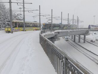 Сильный снегопад нарушил работу городского транспорта в Кемерове