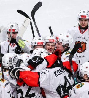 «Кузнецкие Медведи» одолели на выезде «Белых Медведей» по буллитам