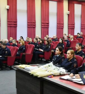 Кузбасским полицейским показали фильм «Улица Победы»