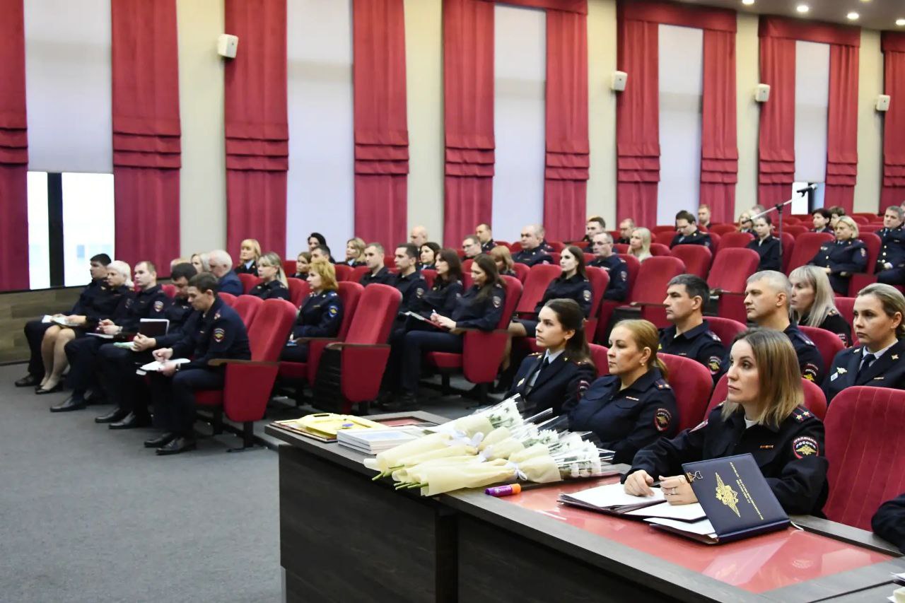 Кузбасским полицейским показали фильм «Улица Победы»