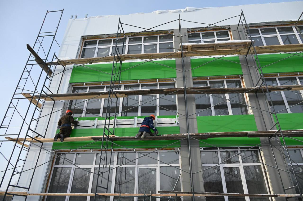 Мэр Белова пообещал горожанке завершить ремонт школы №24 к новому учебному году