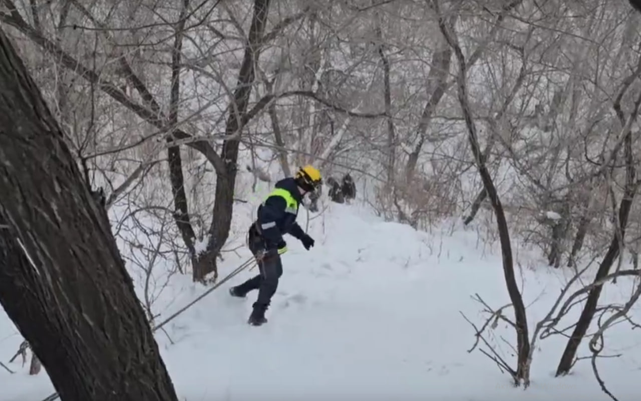 В Кемерове спасли троих детей, застрявших у реки  