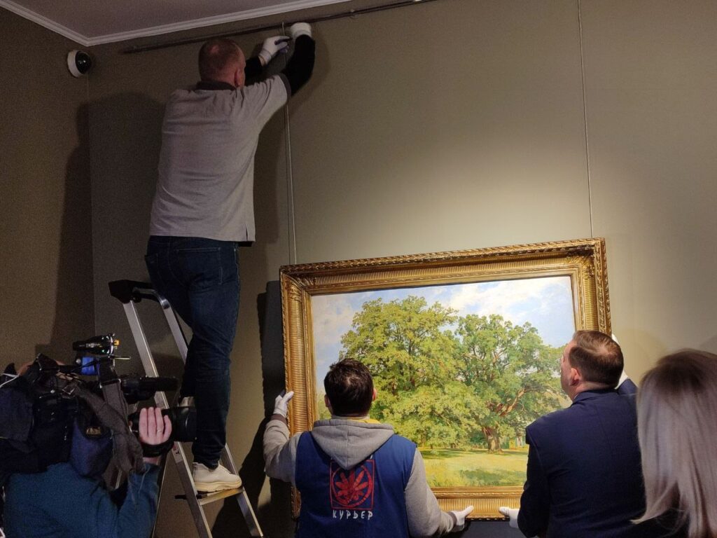 Музейное закулисье: картины Шишкина покидают Кузбасс