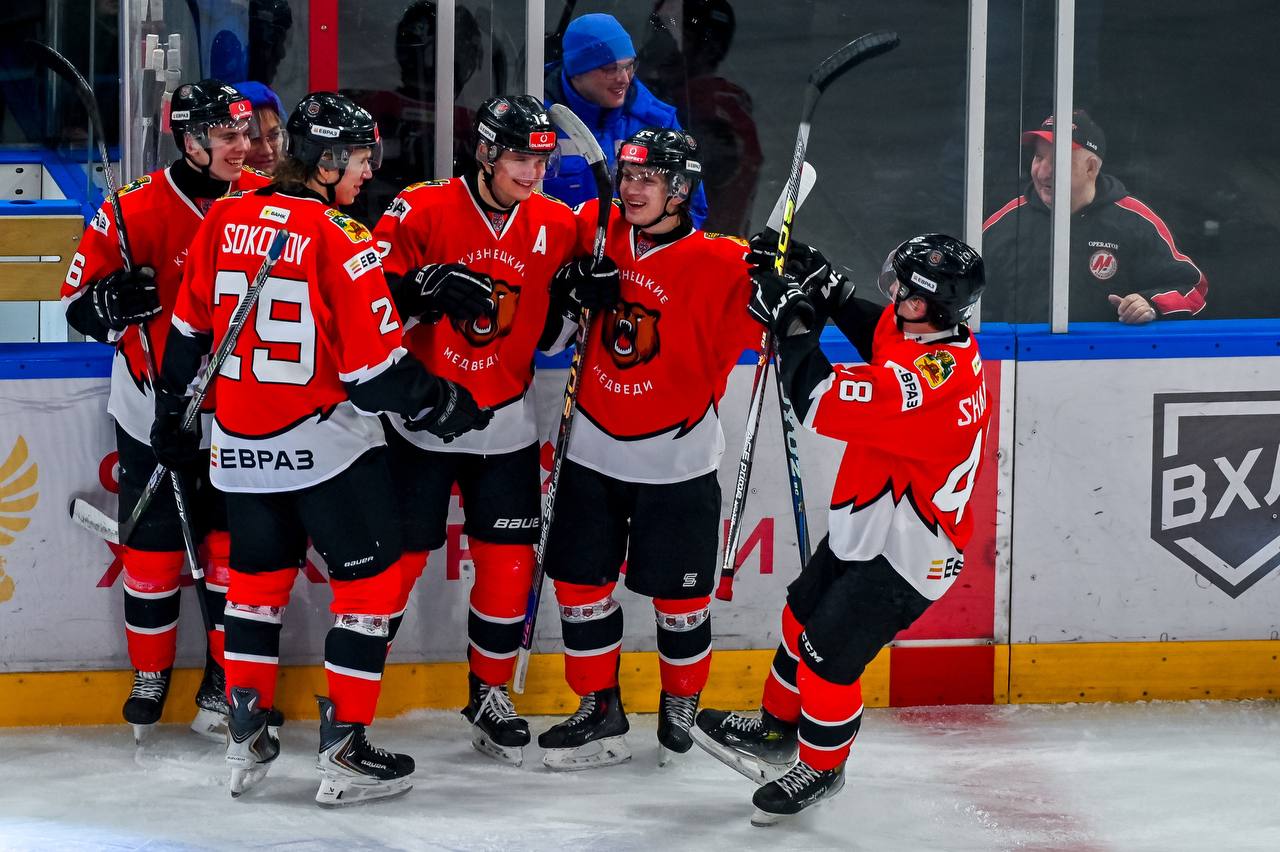 «Кузнецкие Медведи» дома одержали волевую победу над «Снежными Барсами»