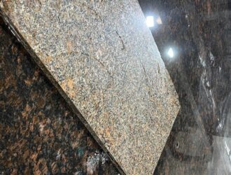 В Новокузнецке начинается реставрация мемориальной стены «Тыл – Форнту»